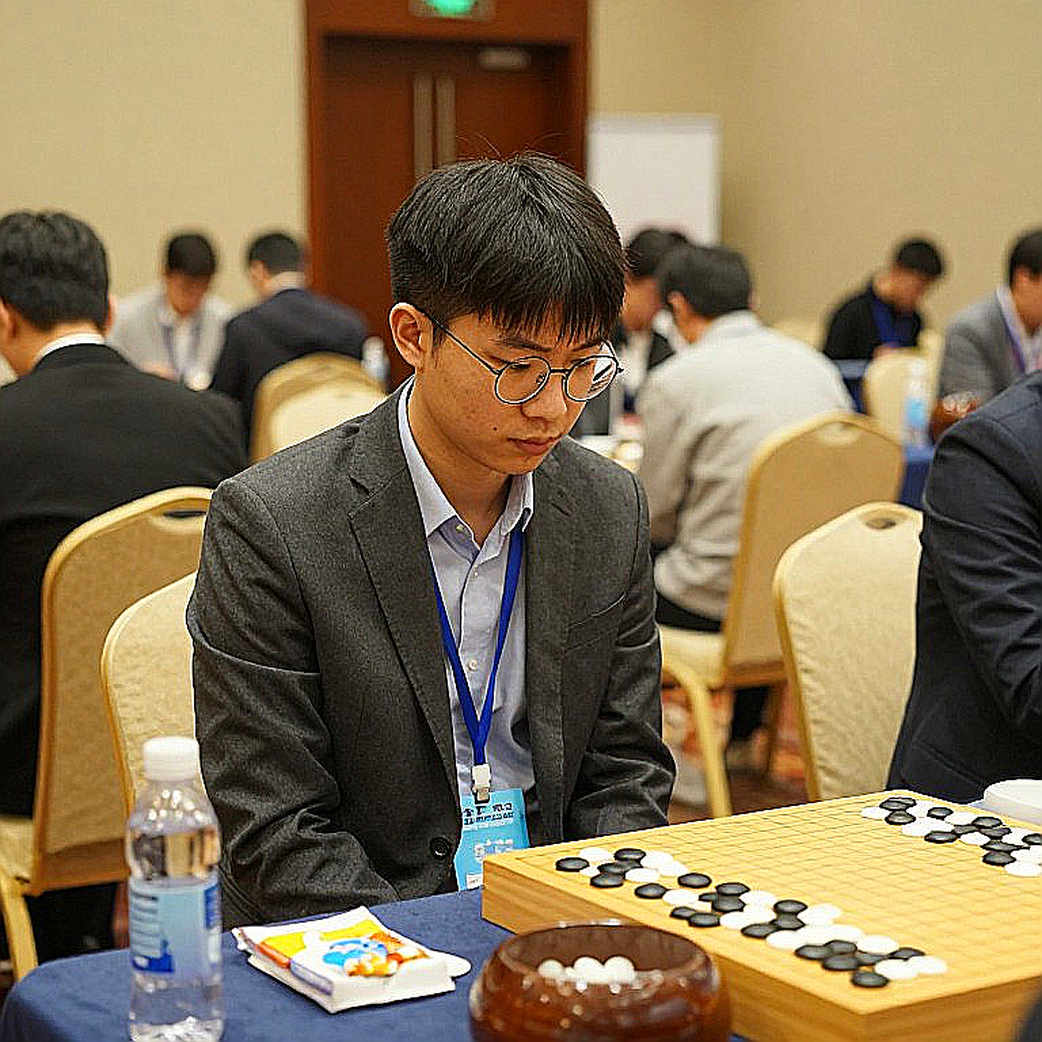 Gukesh và nước cờ Board 4: Nhà vô địch thế giới tự nguyện lùi lại phía sau ở Olympiad